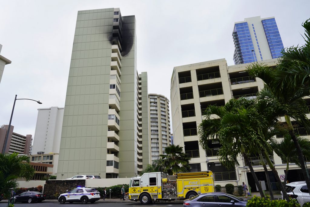 Wood Rose Apartment fire at 780 Amana St. burned a unit on the 14th floor Thursday, Nov. 30, 2023, in Honolulu. The 14th floor is technically the 13th floor. (Kevin Fujii/Civil Beat/2023)